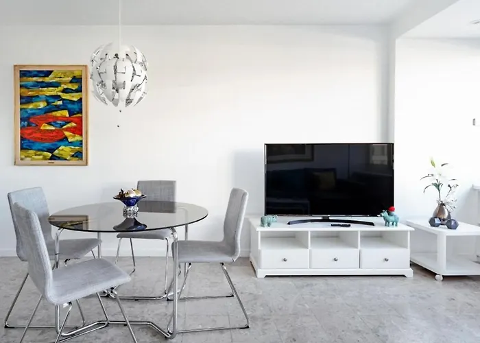 Urbantec Realty - Plaza de Colón
