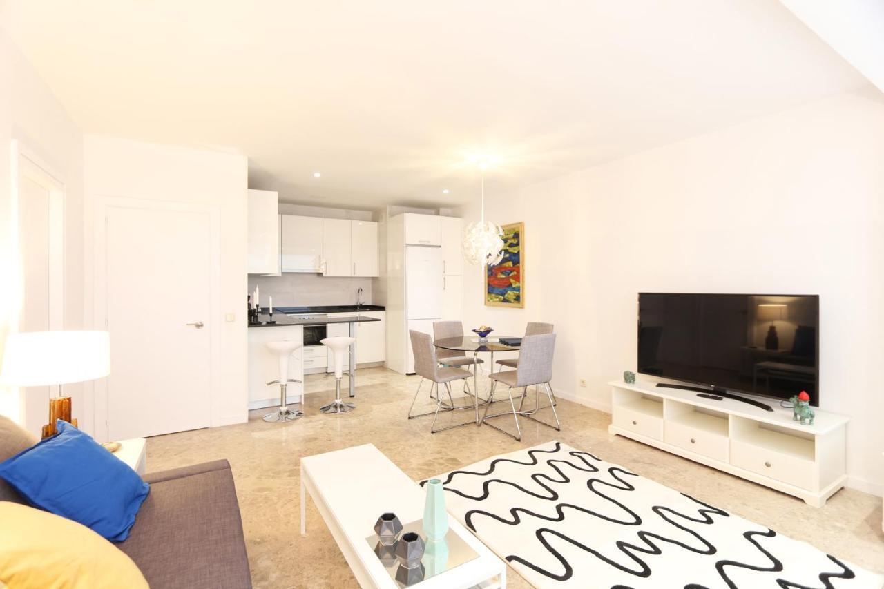 Urbantec Realty - Plaza De Colón * Madrid