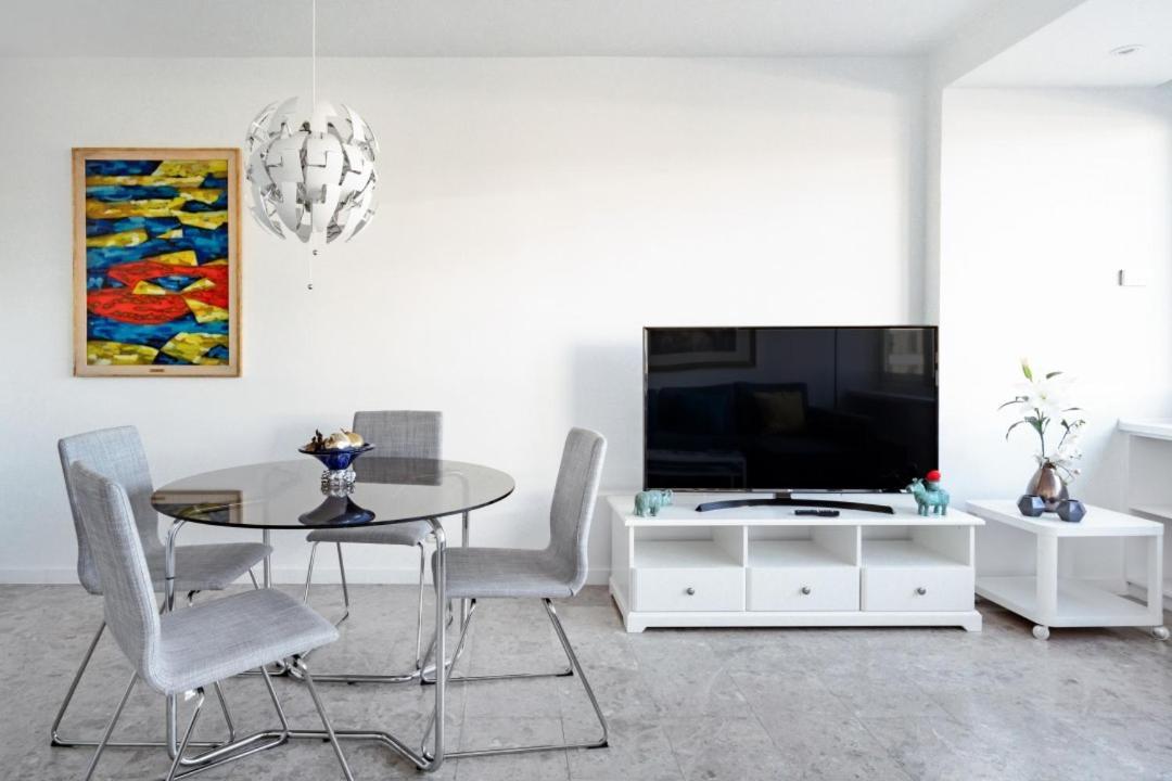 Urbantec Realty - Plaza De Colón Apartamento *