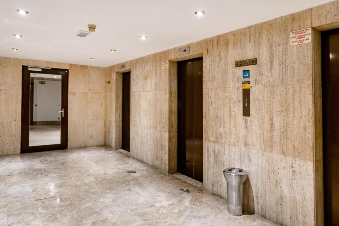 Urbantec Realty - Plaza De Colón * Madrid
