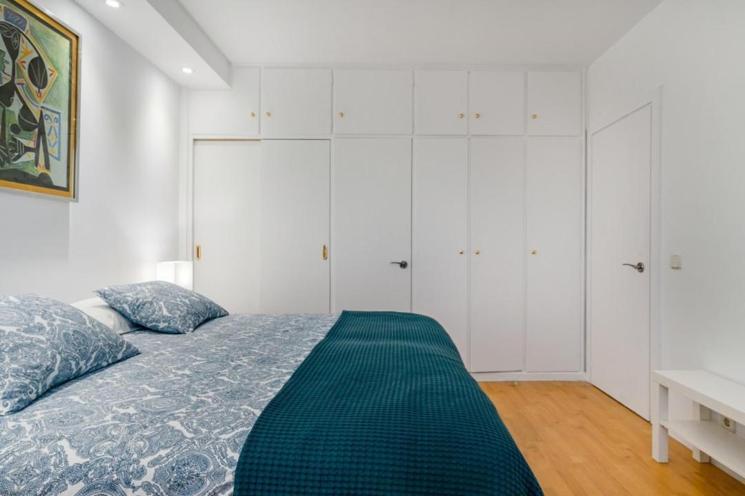 Urbantec Realty - Plaza De Colón * Madrid