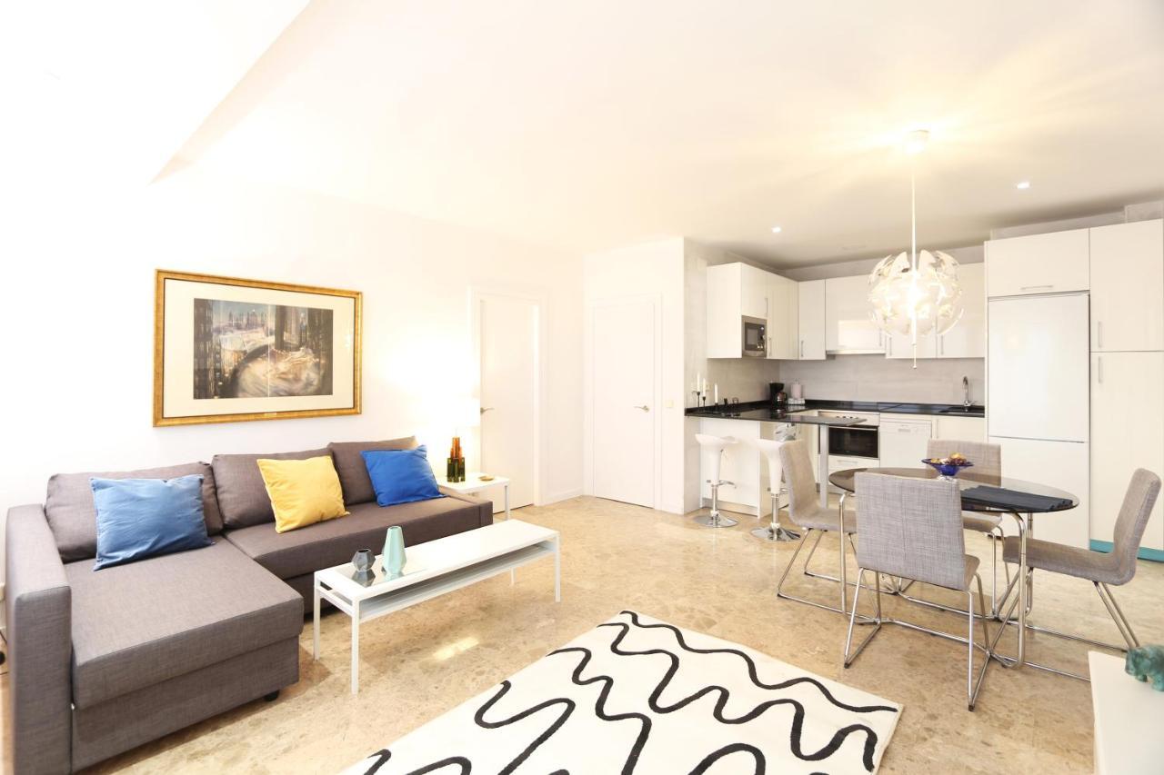 Urbantec Realty - Plaza De Colón * Madrid